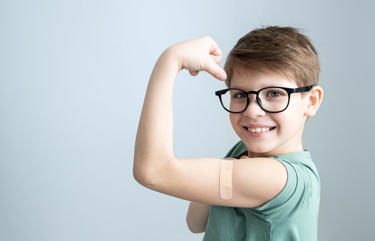 Impfungen im Kindesalter: Wir haben die wichtigsten zusammengefasst /Bild: Adobe Stock Kinder und Impfung: Worauf sollte man achten/Bild: Adobe Stock
