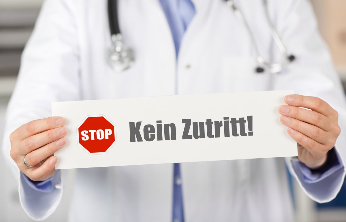 Aufgrund der steigenden Zahlen kommt es wieder zu Einschränkungen im öffentlichen Gesundheitssystem/ Bild: Adobe Stock Wie im 1. Lockdown werden auch jetzt wieder zahlreiche Operationen verschoben / Bild: Adobe Stock