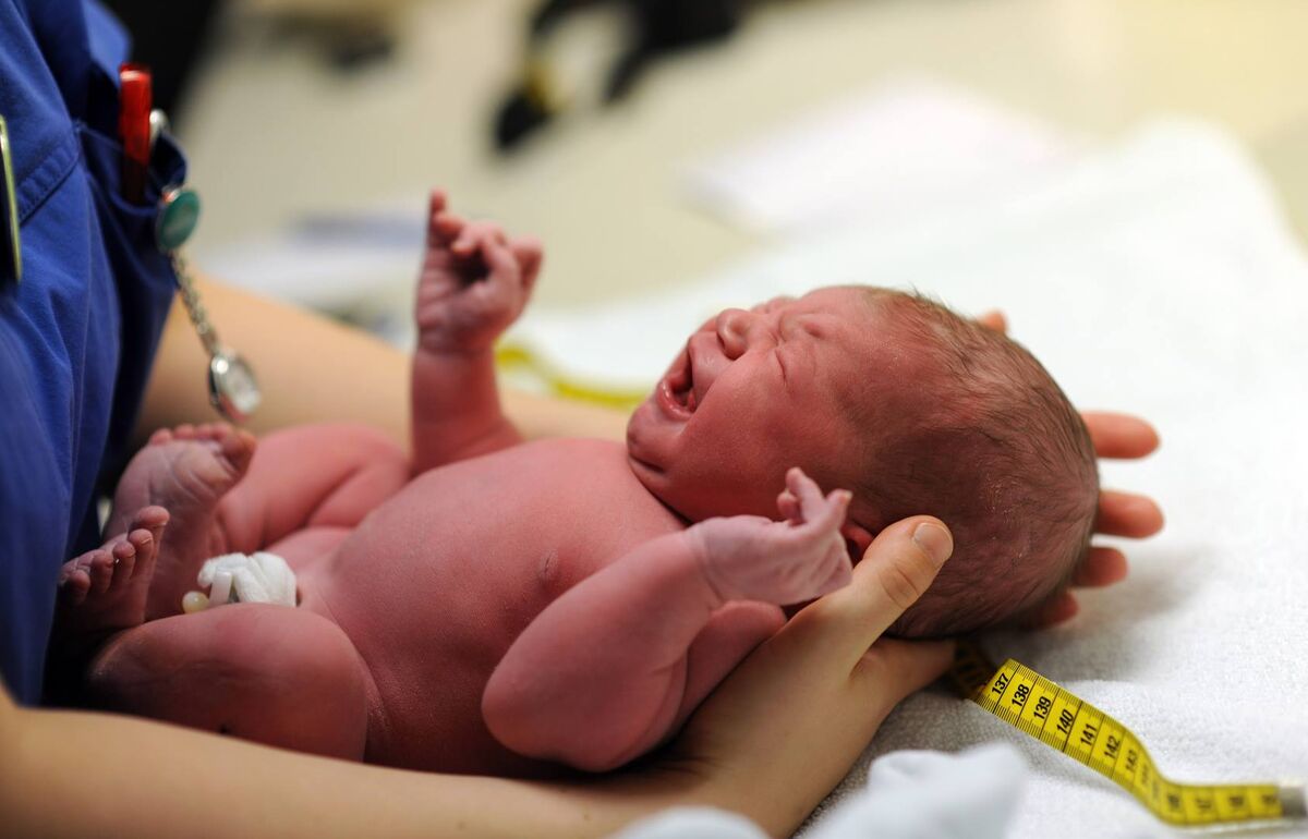 Spitalssuche für Entbindungen in Wien wird schwieriger. Akupunktur lindert Schmerzen/ Bild: Fotolia Laut zahlreichen Beschwerden werdender Mütter in den sozialen Netzwerken und bei der Wiener Patientenanwaltschaft wird die Spitalssuche für Geburten in Wien immer schwieriger.