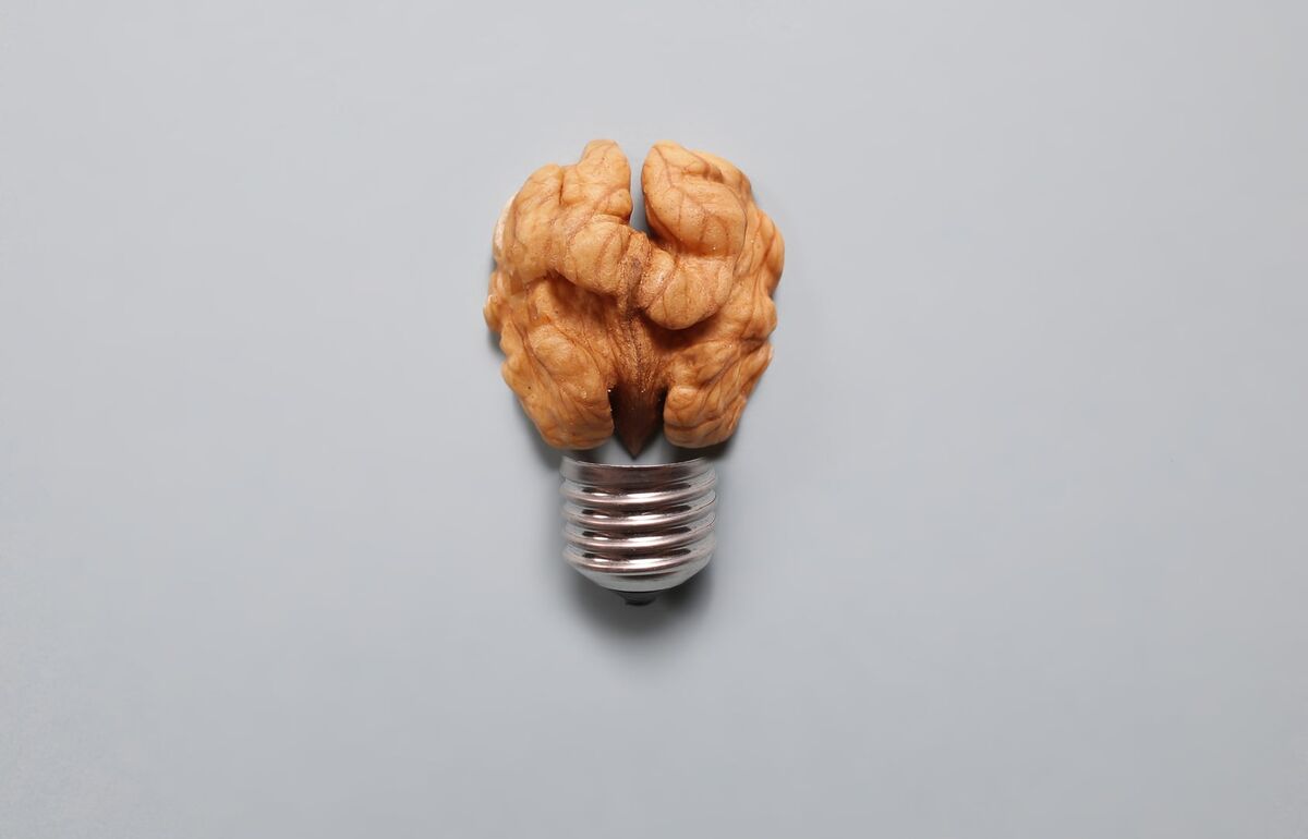 Eine Studie zeigt, dass sich Nusskonsum während der Schwangerschaft positiv auf den IQ von Babys auswirkt. Akupunktur lindert Schmerzen/ Bild: Fotolia Nüsse sind wahre Energiebomben für unser Gehirn - laut einer aktuellen Studie können sie - während der Schwangerschaft verzehrt - sogar die kognitive Entwicklung von Embryos positiv beeinflussen.