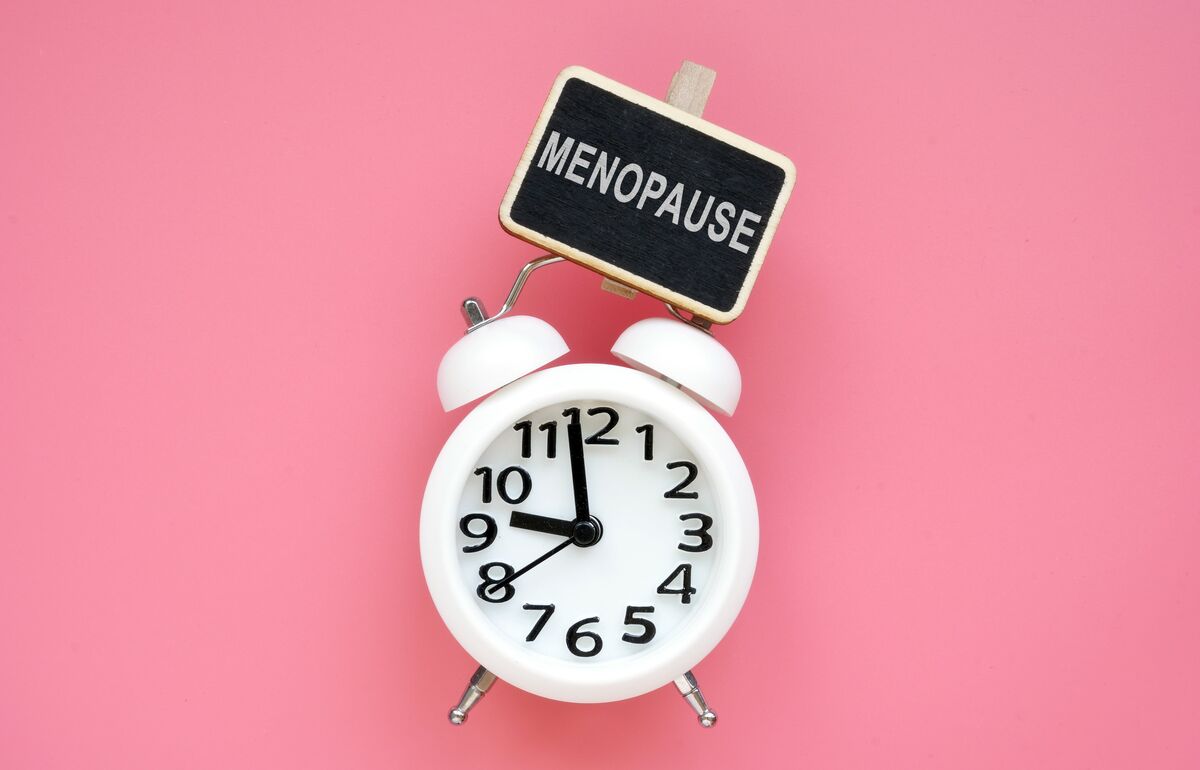 Was passiert eigentlich während der Menopause? Und ist frau machtlos? / Bild: Adobe Stock Bei Beschwerden während der Wechseljahre sind ExpertInnen gefragt. / Bild: Adobe Stock