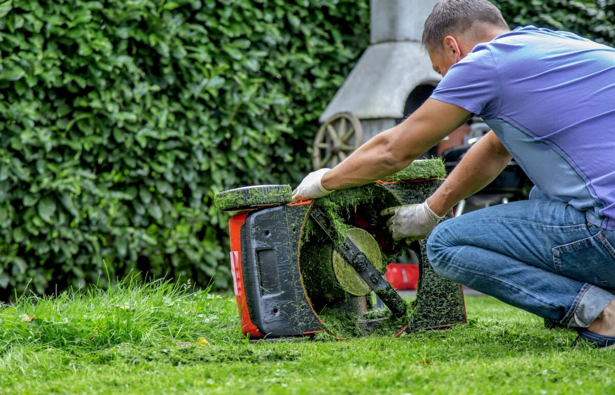 karepa / stock.adobe.com Unfälle, Verletzte bei Gartenarbeiten