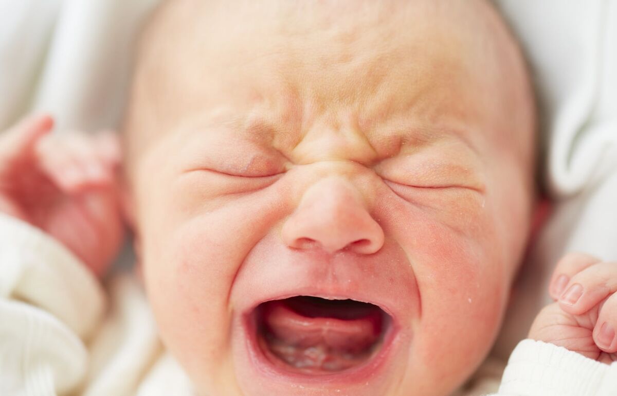 Wenn Babys einfach nicht aufhören wollen zu schreien, sollte man wachsam sein! Akupunktur lindert Schmerzen/ Bild: Fotolia Der Alltag mit einem "Schreibaby" ist anstrengend - wir haben zusammengefasst, wie man am besten damit umgeht.